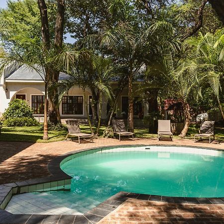 מפלי ויקטוריה Jacaranda Lodge מראה חיצוני תמונה