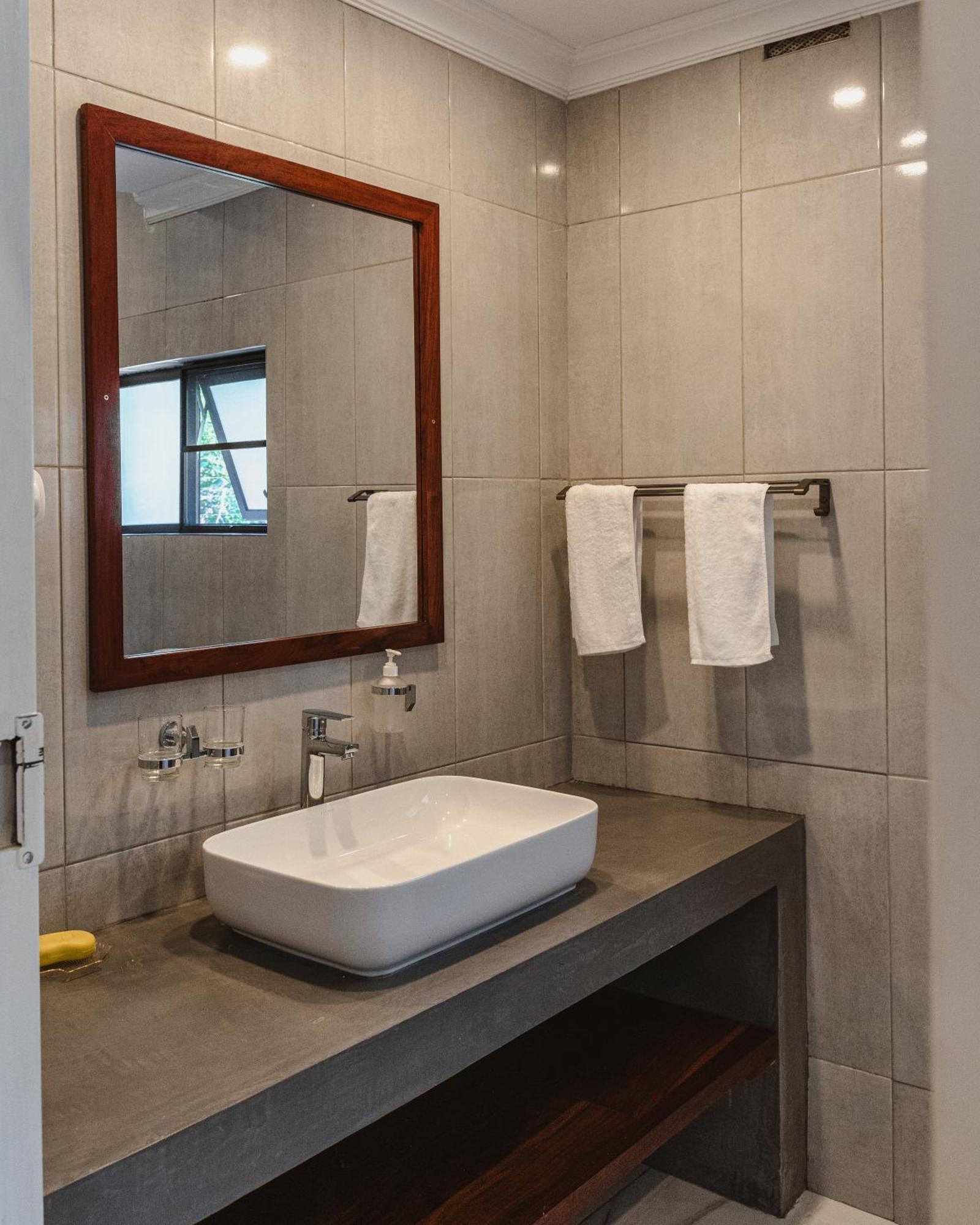 מפלי ויקטוריה Jacaranda Lodge מראה חיצוני תמונה